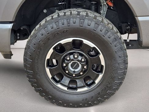 Used 2025 Ford F250 Platinum w/ Tremor Off-Road Package AWD/4WD image 10