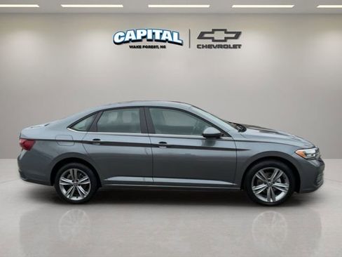 Used 2024 Volkswagen Jetta SE image 6