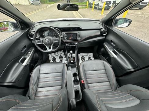 Used 2019 Nissan Kicks SR w/ SR Premium Package FWD image 19