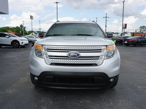 Used 2014 Ford Explorer XLT w/ Equipment Group 202A FWD image 2