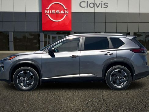Used 2025 Nissan Rogue SV w/ SV Premium Package FWD image 6