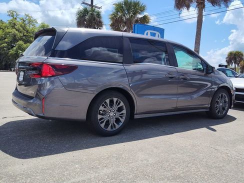 New 2026 Honda Odyssey Touring image 4