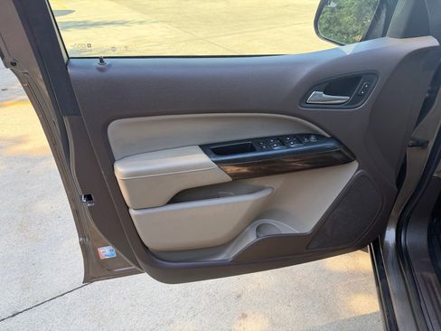 Used 2016 GMC Canyon SLT RWD image 9