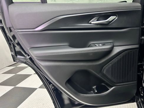 New 2025 Jeep Grand Cherokee Laredo w/ Trailer Tow Package image 18