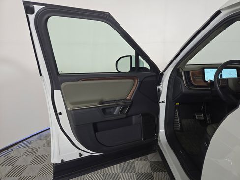 Used 2024 Rivian R1T Launch Edition AWD/4WD image 16