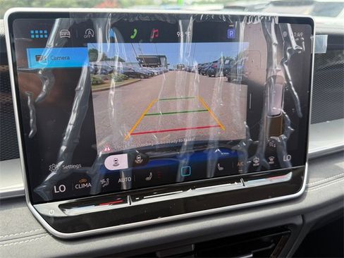 New 2025 Volkswagen Tiguan SE image 13