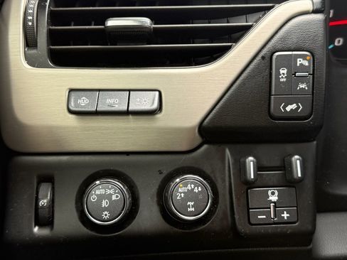 Used 2020 GMC Yukon Denali image 12