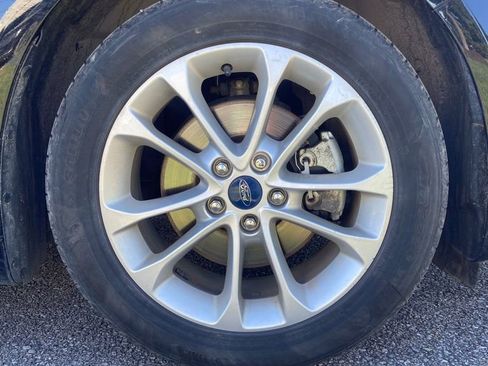 Used 2020 Ford Fusion SE image 9