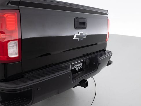 Used 2017 Chevrolet Silverado 1500 LTZ Z71 w/ LTZ Plus Package AWD/4WD image 16