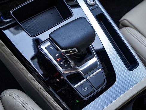 Certified 2025 Audi Q5 2.0T Premium Plus image 20