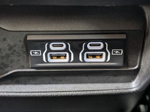 Used 2023 Jeep Grand Cherokee L Limited AWD/4WD image 16