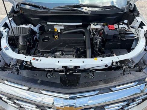 Used 2025 Chevrolet Equinox LT w/ Convenience Package II FWD image 11