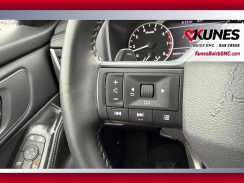 Used 2025 Nissan Rogue SV AWD/4WD image 10