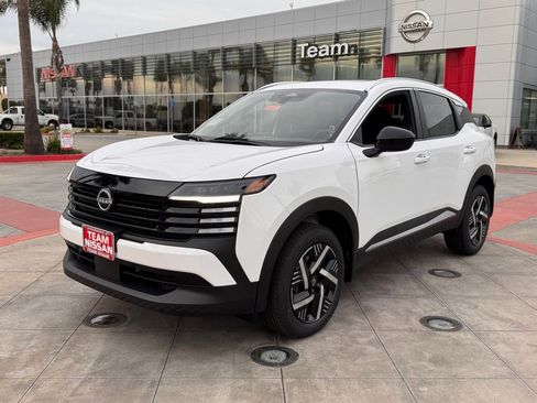 New 2026 Nissan Kicks SV image 4