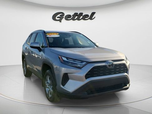 Used 2025 Toyota RAV4 XLE w/ Convenience Package FWD image 3