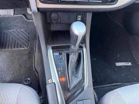 Used 2019 Toyota Corolla LE w/ Carpet Mat Package (TMS) FWD image 15