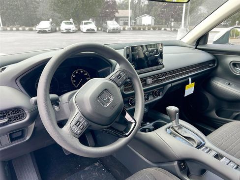 New 2025 Honda HR-V LX image 9