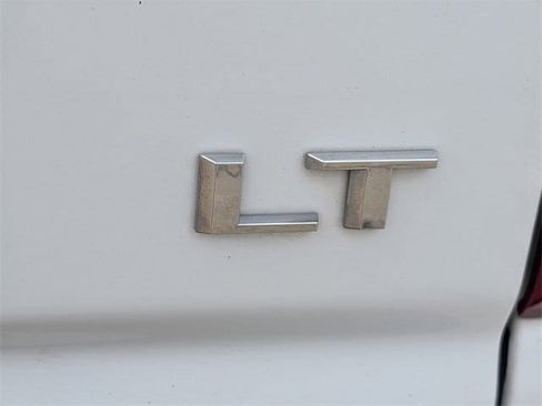 Used 2025 Chevrolet Silverado 1500 LT image 8