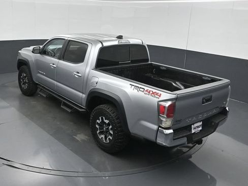 Used 2022 Toyota Tacoma TRD Off-Road AWD/4WD image 38