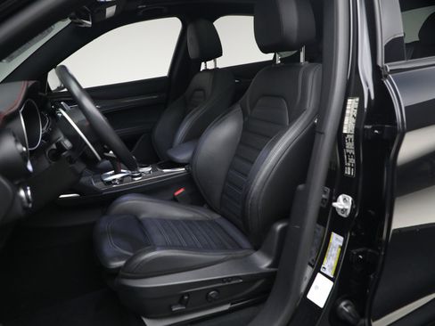 Used 2023 Alfa Romeo Stelvio Estrema AWD/4WD image 15