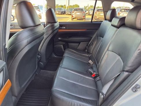 Used 2014 Subaru Outback 2.5i Limited AWD/4WD image 8
