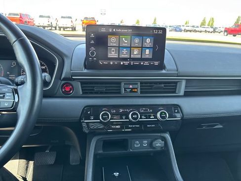 Used 2025 Honda Pilot EX-L image 18