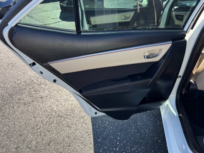 Used 2015 Toyota Corolla LE FWD image 13