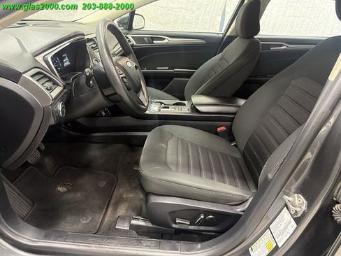 Used 2020 Ford Fusion SE FWD image 23