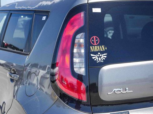 Used 2014 Kia Soul FWD image 9
