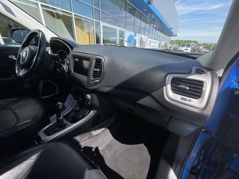Used 2019 Jeep Compass Latitude w/ Popular Equipment Group AWD/4WD image 25