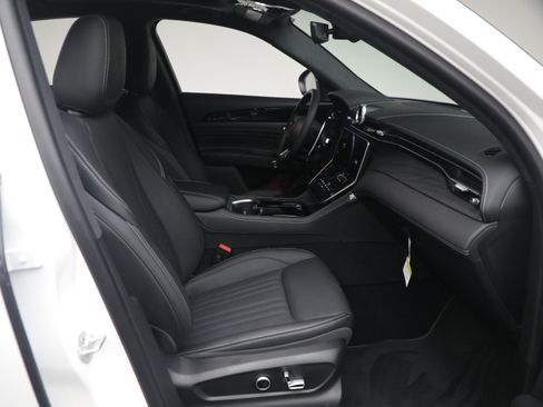 Used 2026 Maserati Grecale Modena AWD/4WD image 15