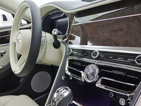 Used 2024 Bentley Flying Spur S V8 image 45