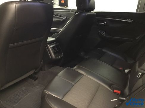 Used 2016 Chevrolet Impala LT w/ Convenience Package image 28