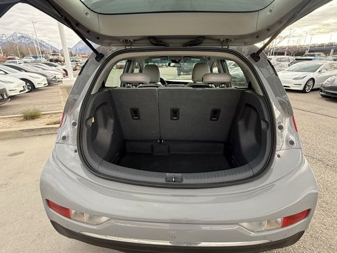 Used 2020 Chevrolet Bolt LT image 25