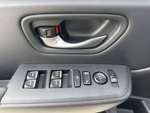 Used 2025 Honda Pilot Sport image 26