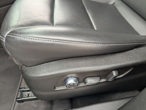 Used 2024 Cadillac XT4 Premium Luxury image 28