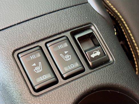 Used 2023 Nissan Z w/ Floor Mat Package (L93) RWD image 21