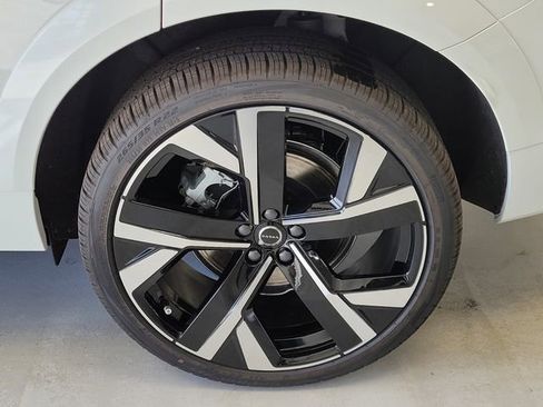New 2026 Volvo XC60 B5 Ultra w/ Protection Package Premier image 14
