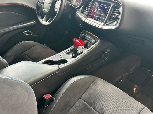 Used 2018 Dodge Challenger R/T Scat Pack w/ Leather Interior Group image 17