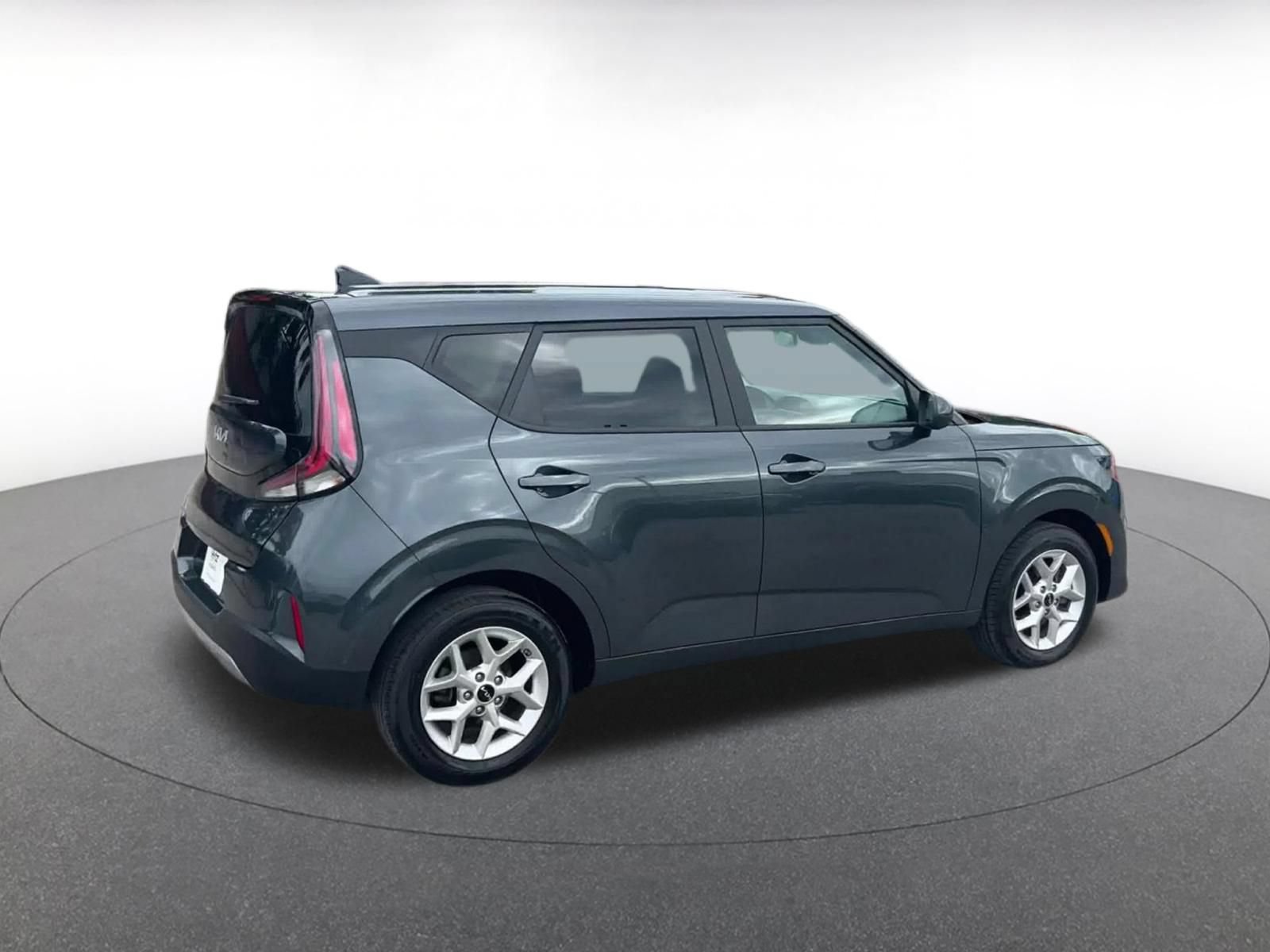 Used 2025 Kia Soul LX w/ LX Technology Package FWD image 14