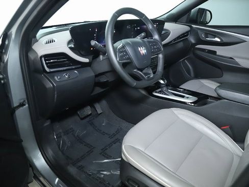 Used 2025 Buick Envista Avenir image 17