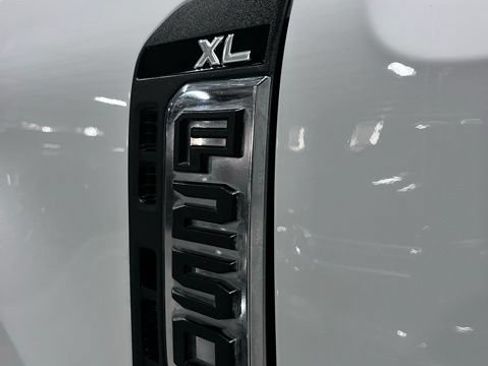 Used 2025 Ford F250 XL AWD/4WD image 27