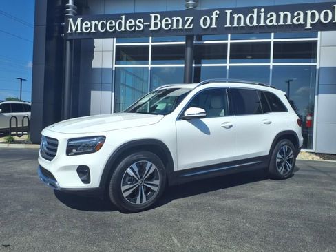 New 2025 Mercedes-Benz GLB 250 4MATIC image 2