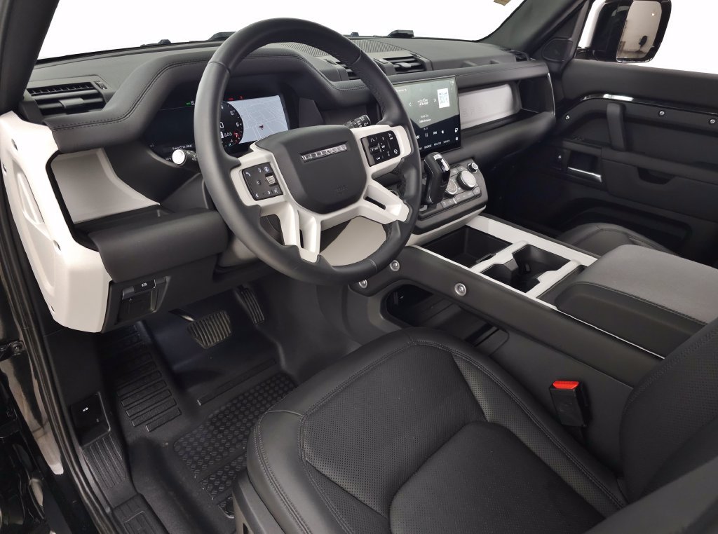 Used 2025 Land Rover Defender 110 S AWD/4WD image 14
