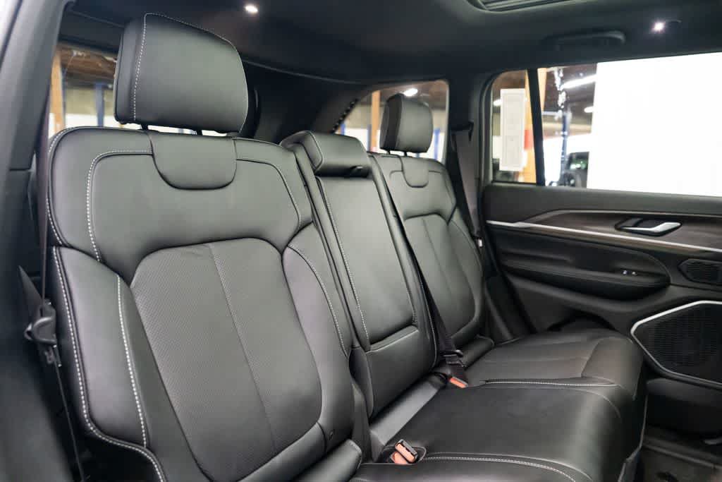 New 2026 Jeep Grand Cherokee Limited AWD/4WD image 33