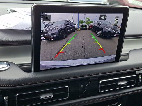 Used 2023 Lincoln Aviator AWD w/ Premium Package image 19