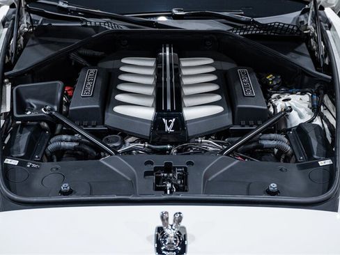 Used 2016 Rolls-Royce Wraith RWD image 39