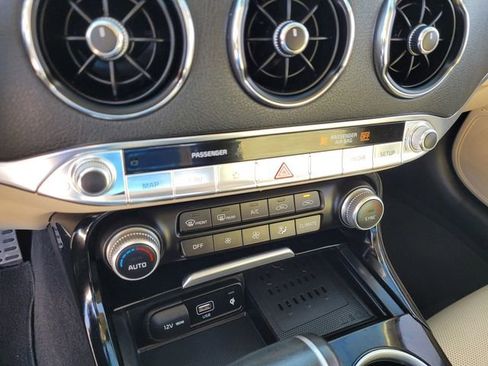 Used 2023 Kia Stinger GT-Line w/ Sun & Sound Package RWD image 17
