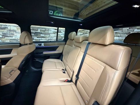 Used 2025 Hyundai Santa Fe Limited image 30