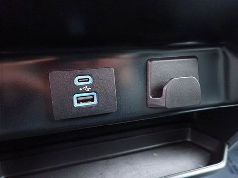 Used 2023 Ford F150 XLT image 17